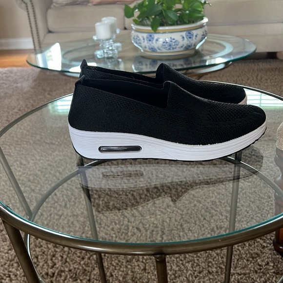 Ruideng Slip On Sneakers - Picture 5 of 8